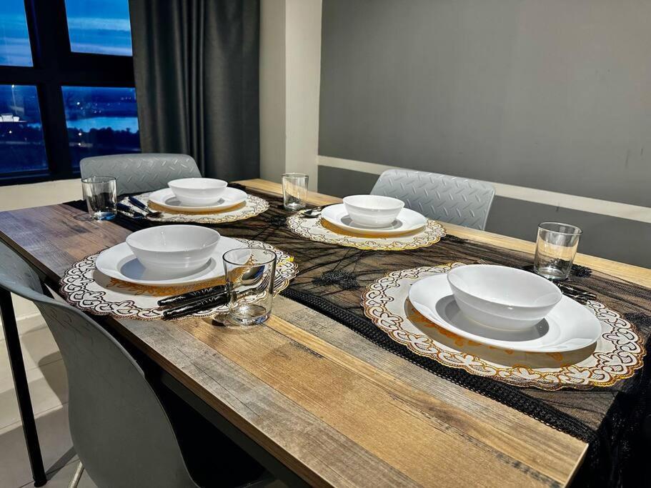 Luxury Stay-Tamarind Suite Cyber Сайберджая Экстерьер фото