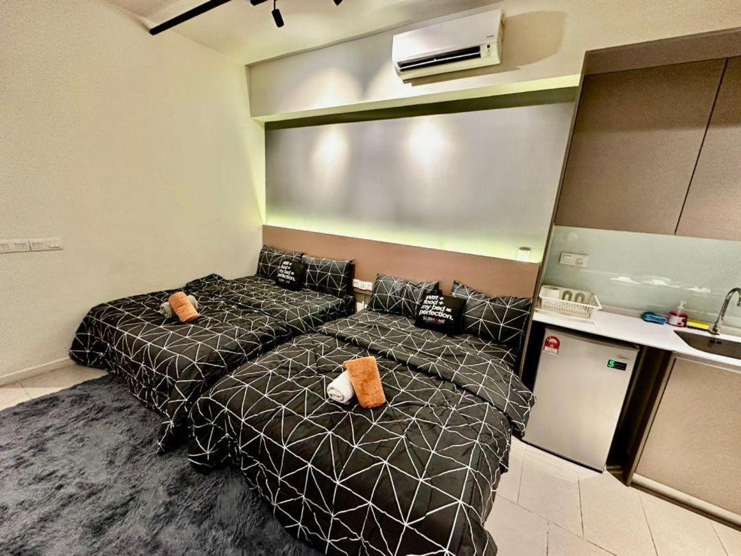 Luxury Stay-Tamarind Suite Cyber Сайберджая Экстерьер фото